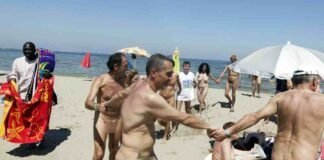 Nudisti, dalla Catalogna arriva una petizione