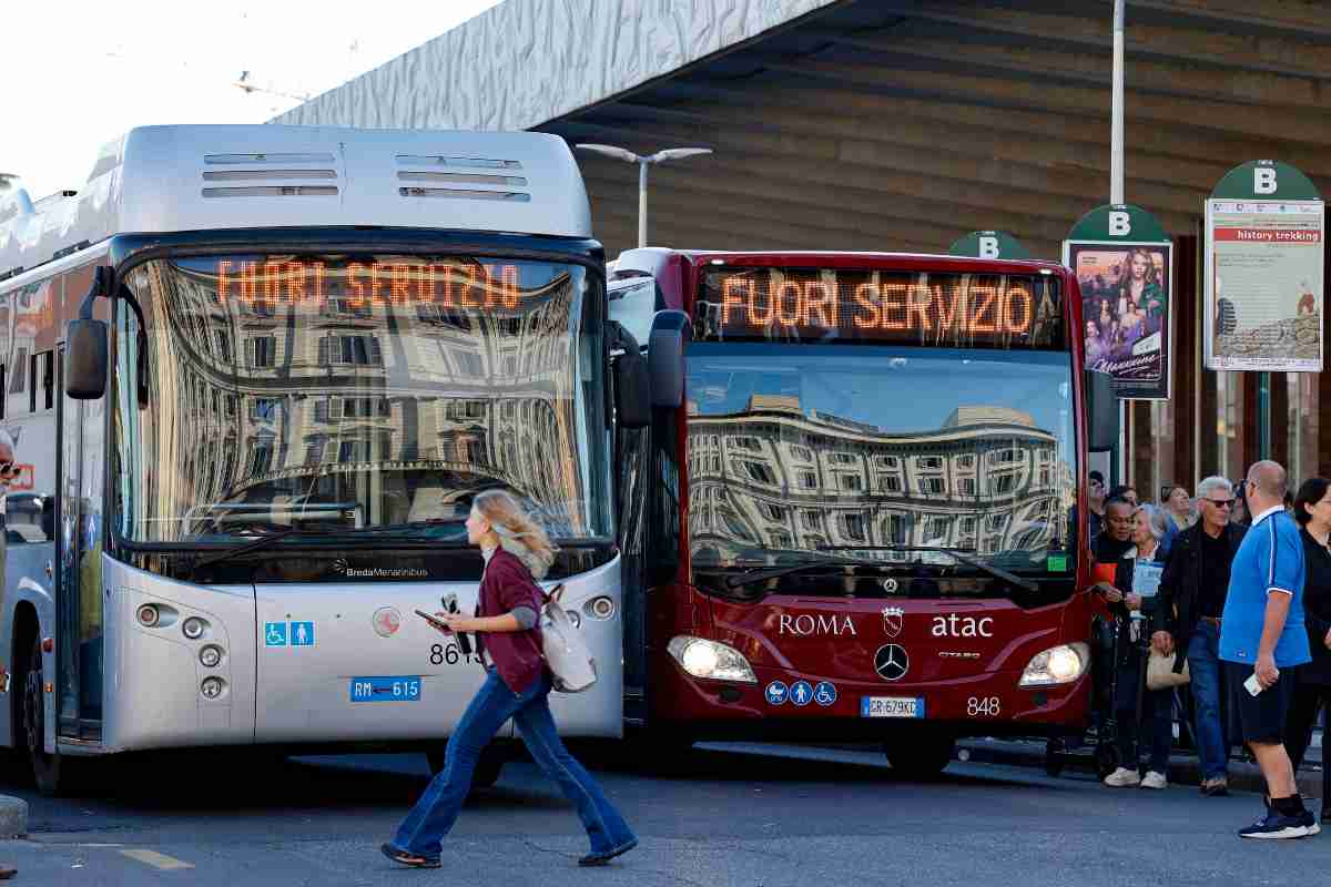 due autobus fuori servizio